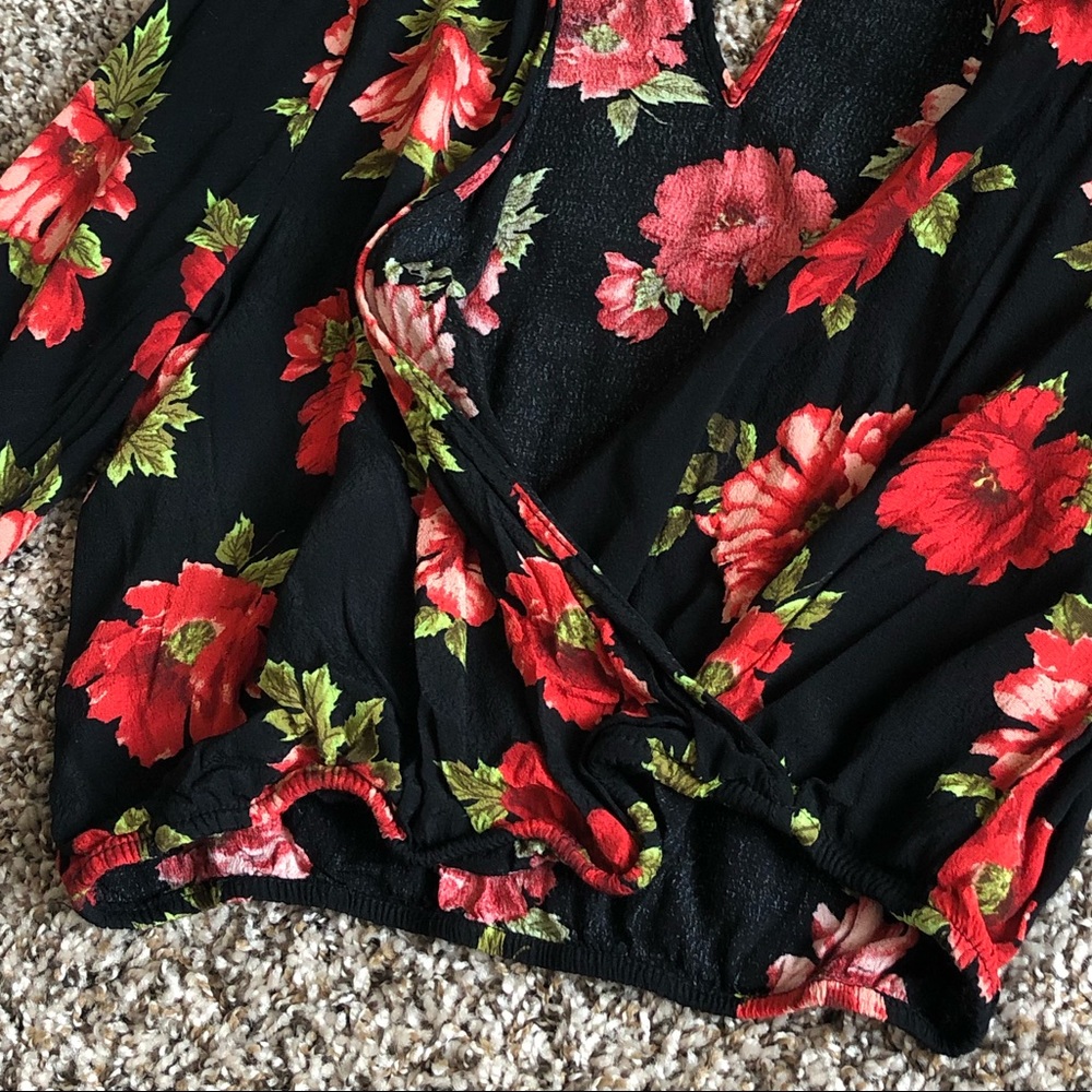 Forever 21 Floral Crop Blouse - Picture 5 of 10